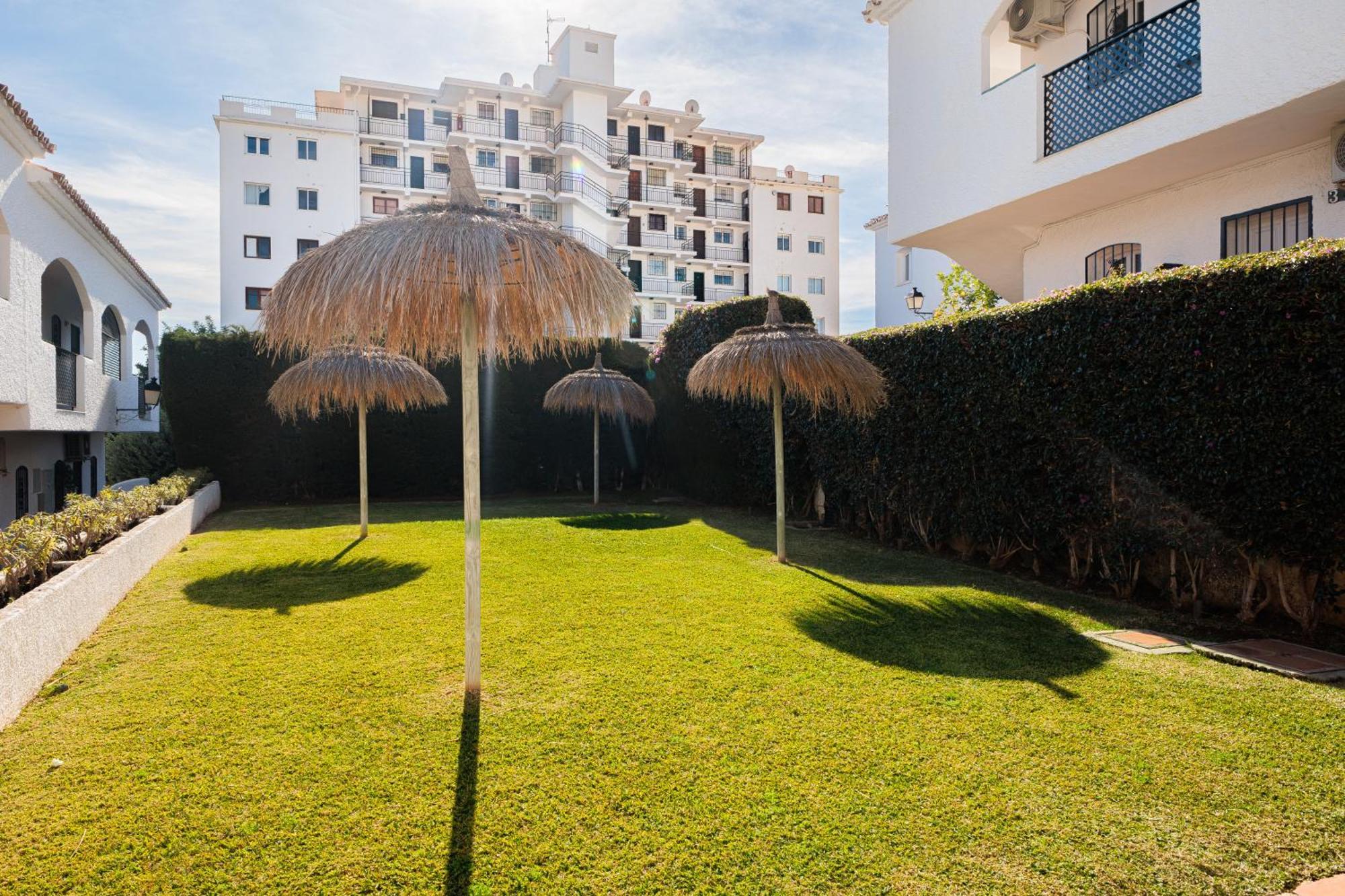 Cosy Apartment In Verano Azul Nerja Kültér fotó