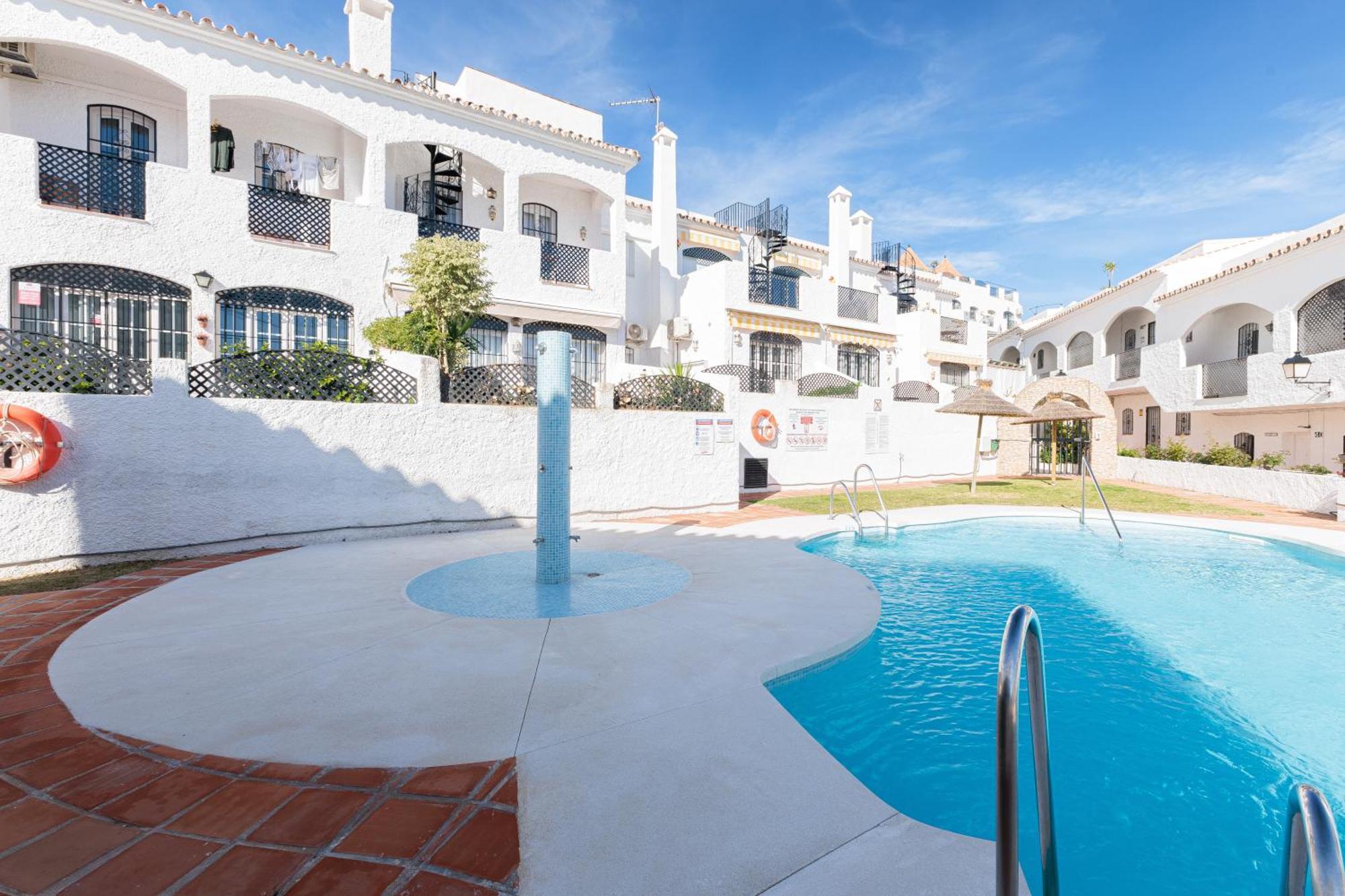 Cosy Apartment In Verano Azul Nerja Kültér fotó